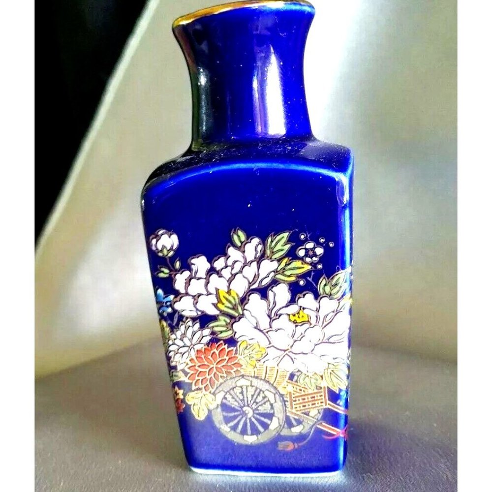 Vintage Japanese Cobalt Blue Gold Porcelain Miniature Bud Vase flowers 4"